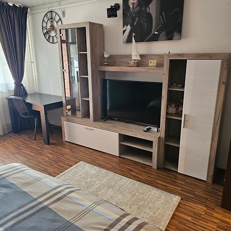 Turnu Măgurele Garsoniera Dary Bloc G2Str Mihai Bravu מראה חיצוני תמונה